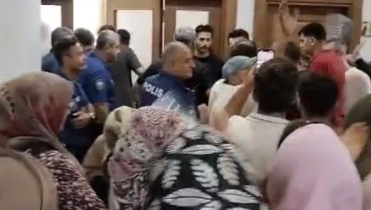 Kahramanmaraş’ta susuz kalan vatandaşlar belediyeyi bastı